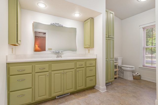 108 N 3rd Street, Shepherd, MI 48883