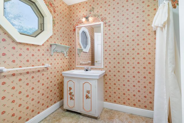 108 N 3rd Street, Shepherd, MI 48883