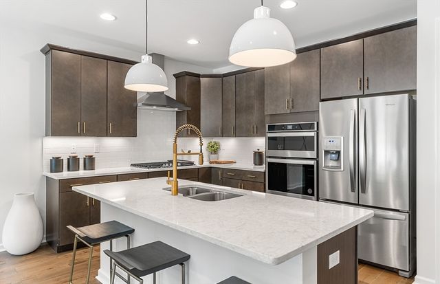 12 Weathervane Drive 21, Walpole, MA 02081