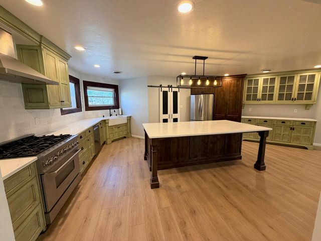 106 Sherrod Court, Corrales, NM 87048