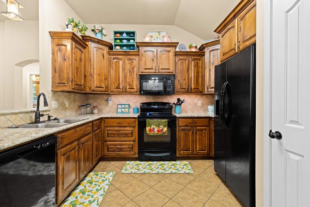 25337 Country Club, Gladewater, TX 75647