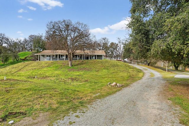 4440 Baldwin Ln, Valley Springs, CA 95252