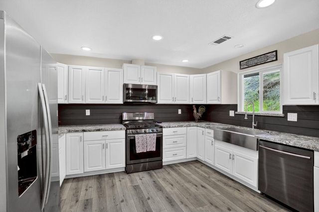 4440 Baldwin Ln, Valley Springs, CA 95252