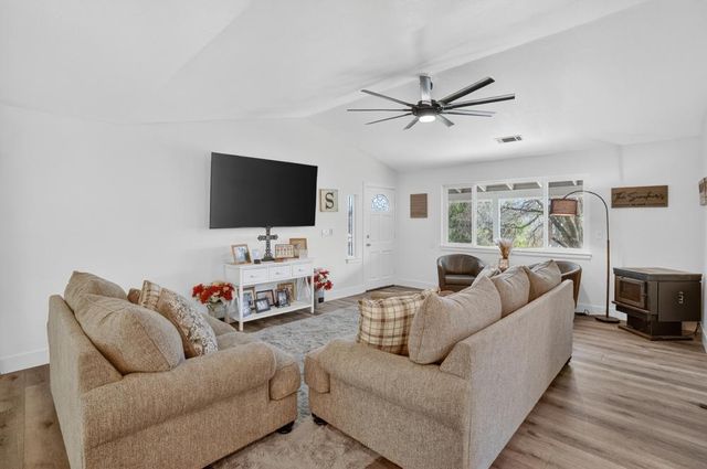 4440 Baldwin Ln, Valley Springs, CA 95252