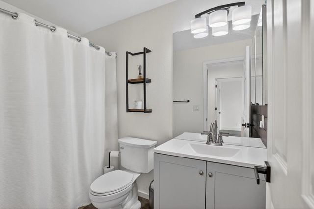 4440 Baldwin Ln, Valley Springs, CA 95252