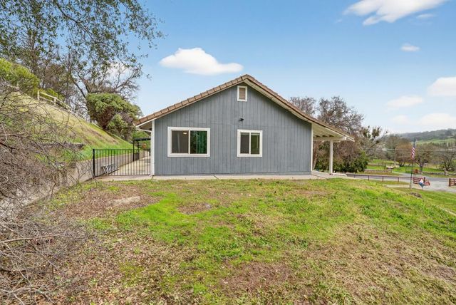 4440 Baldwin Ln, Valley Springs, CA 95252