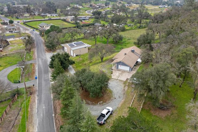 4440 Baldwin Ln, Valley Springs, CA 95252