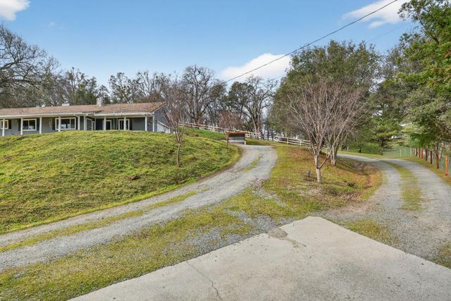 4440 Baldwin Ln, Valley Springs, CA 95252