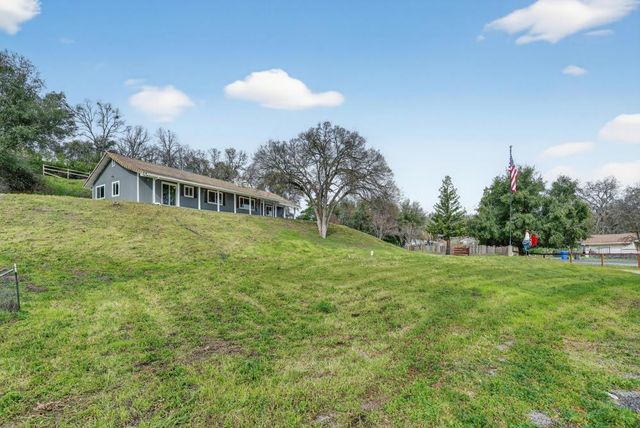4440 Baldwin Ln, Valley Springs, CA 95252