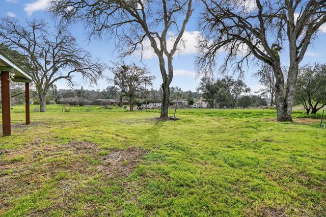 4440 Baldwin Ln, Valley Springs, CA 95252