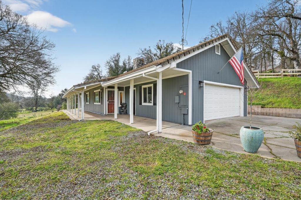 4440 Baldwin Ln, Valley Springs, CA 95252