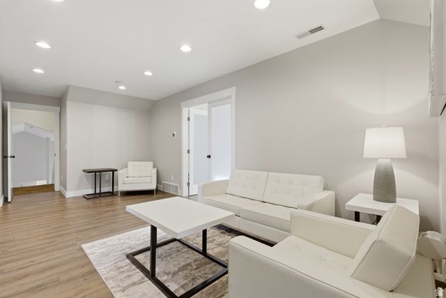 8561 S CANMORE DR, West Jordan, UT 84081