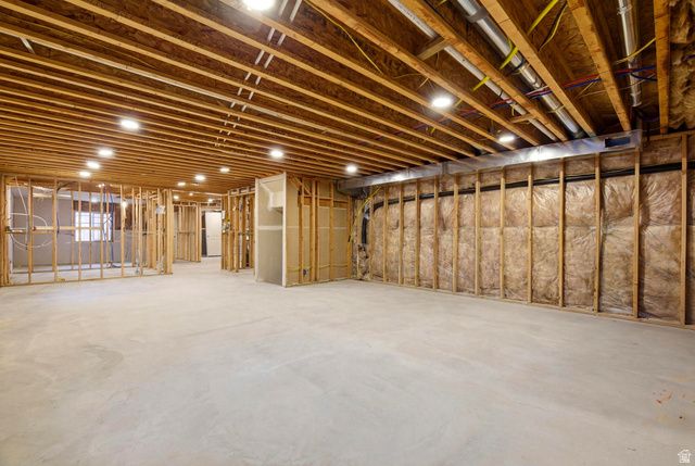 8561 S CANMORE DR, West Jordan, UT 84081