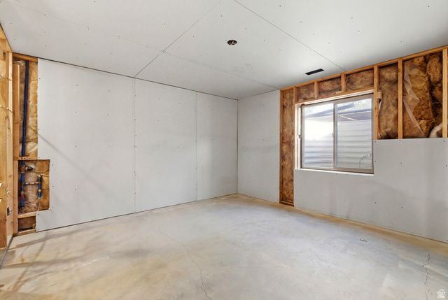 8561 S CANMORE DR, West Jordan, UT 84081