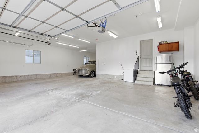 8561 S CANMORE DR, West Jordan, UT 84081