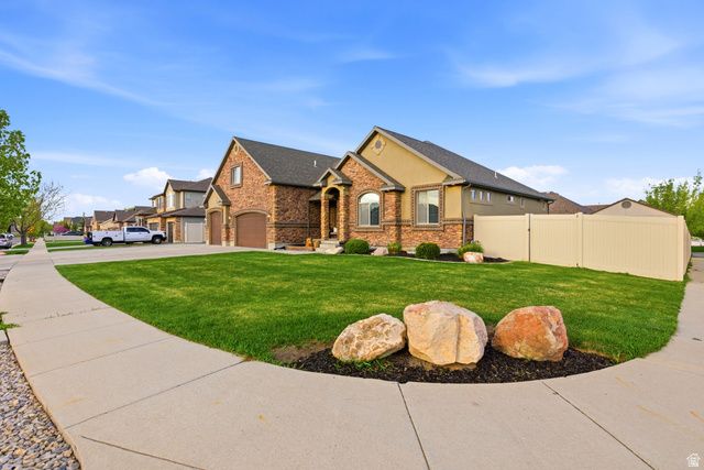 8561 S CANMORE DR, West Jordan, UT 84081