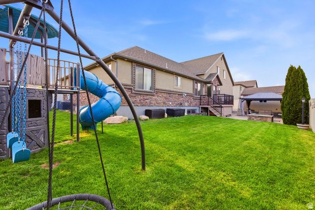 8561 S CANMORE DR, West Jordan, UT 84081