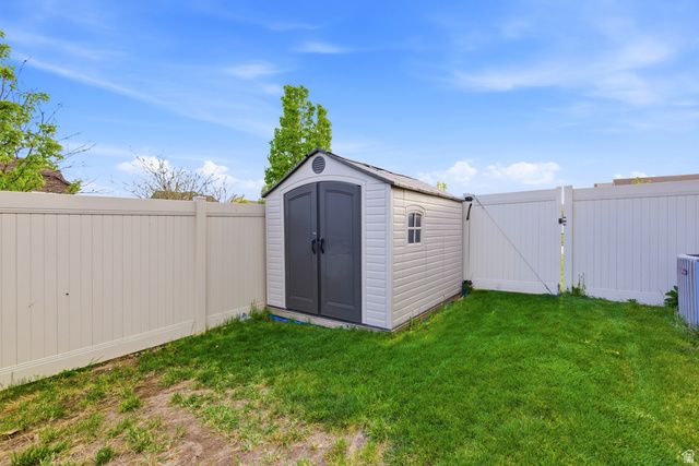 8561 S CANMORE DR, West Jordan, UT 84081