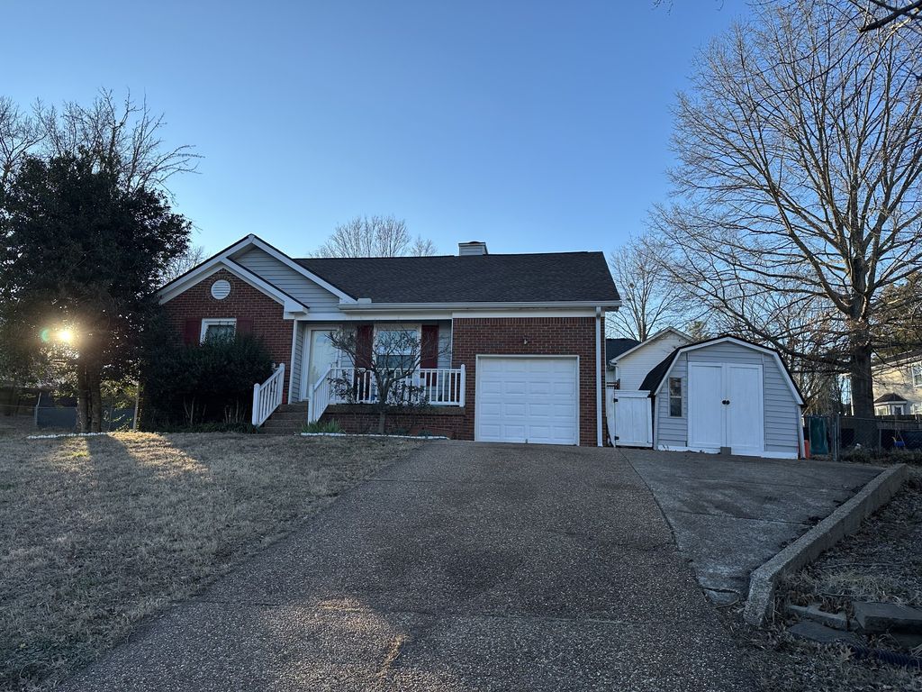 1612 Cedar Tree Ln, Mount Juliet, TN 37122