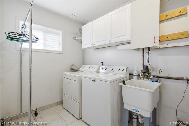 35143 Lewis Street, Westland, MI 48185
