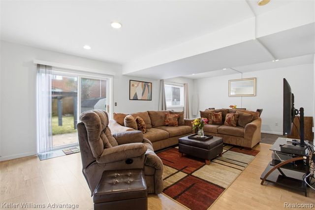 35143 Lewis Street, Westland, MI 48185