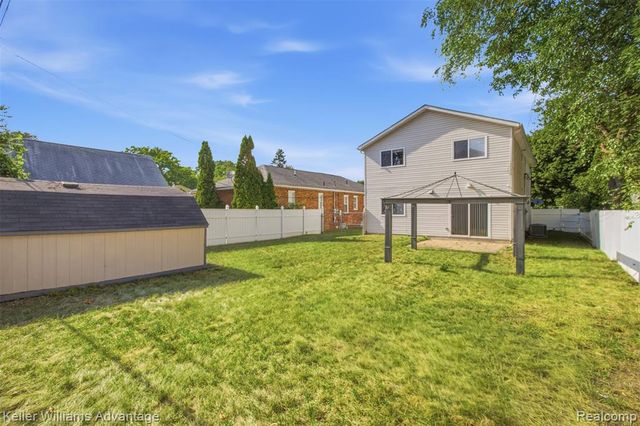 35143 Lewis Street, Westland, MI 48185