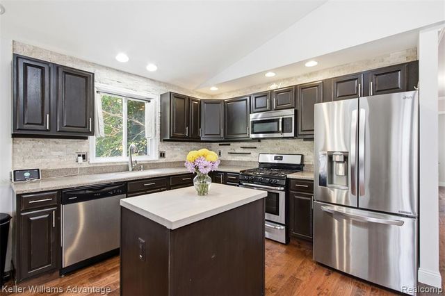 35143 Lewis Street, Westland, MI 48185