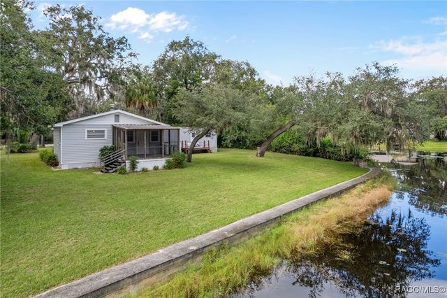 2011 N Twig Point, Inverness, FL 34453