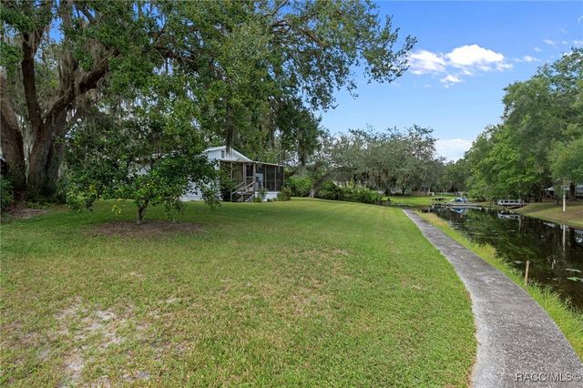 2011 N Twig Point, Inverness, FL 34453