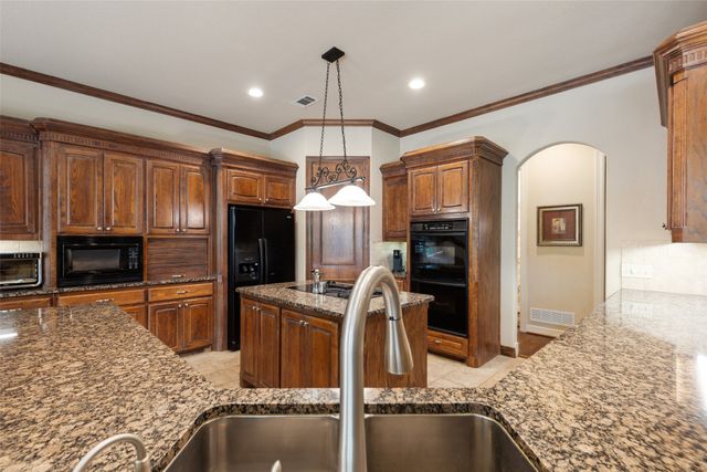 1205 Saddlebrook Way, Bartonville, TX 76226