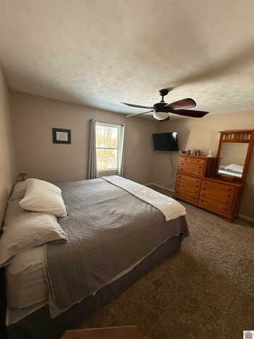 1696 Soldier Creek Rd, Benton, KY 42025