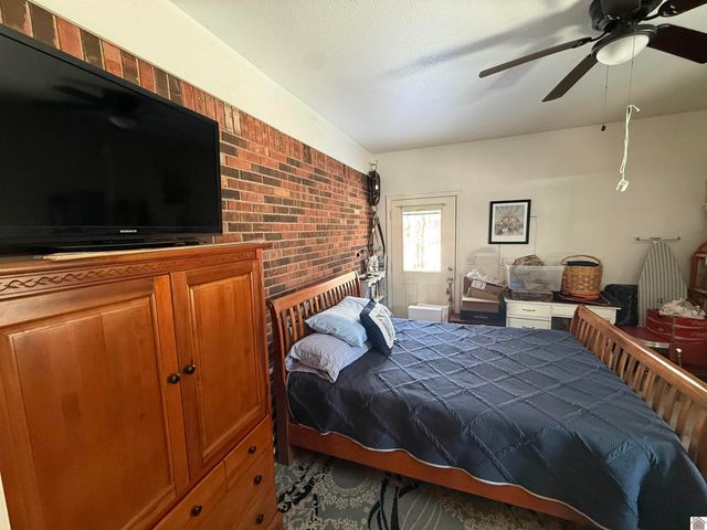 1696 Soldier Creek Rd, Benton, KY 42025