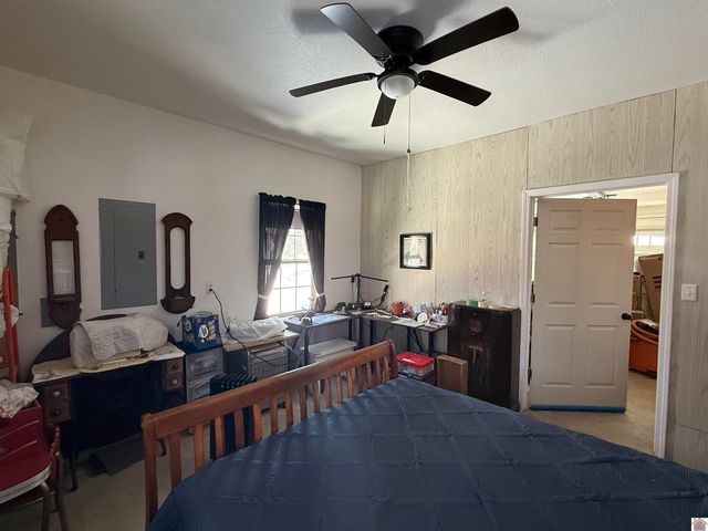 1696 Soldier Creek Rd, Benton, KY 42025