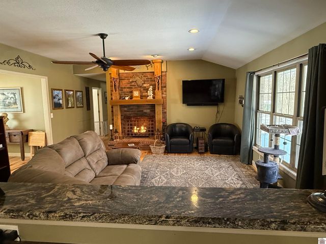 1696 Soldier Creek Rd, Benton, KY 42025