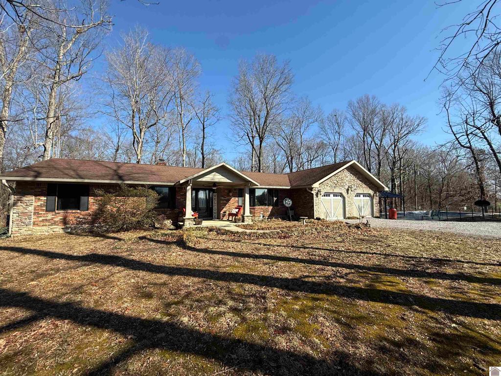 1696 Soldier Creek Rd, Benton, KY 42025