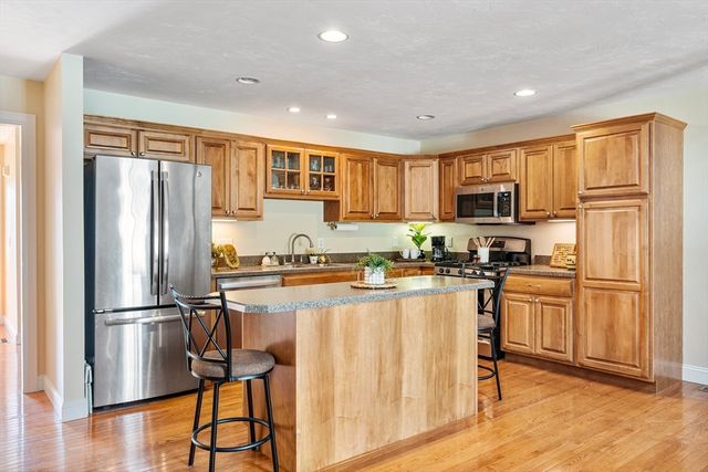 44 Angell Brook Dr 44, West Boylston, MA 01583