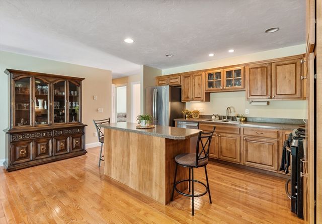 44 Angell Brook Dr 44, West Boylston, MA 01583