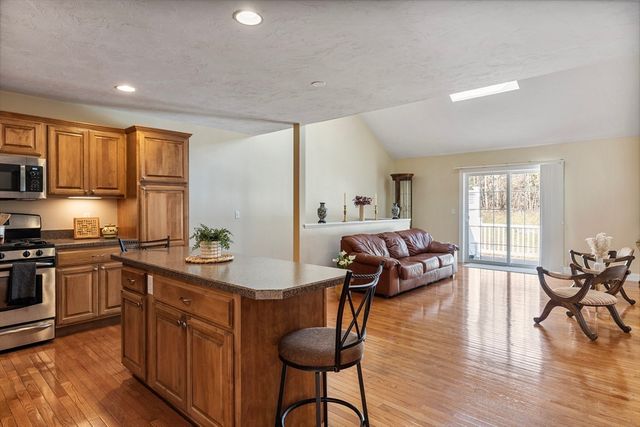 44 Angell Brook Dr 44, West Boylston, MA 01583