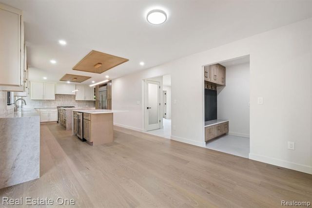 1683 Mark Hopkins Road, Bloomfield Hills, MI 48302
