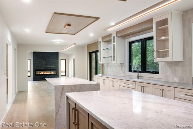 1683 Mark Hopkins Road, Bloomfield Hills, MI 48302