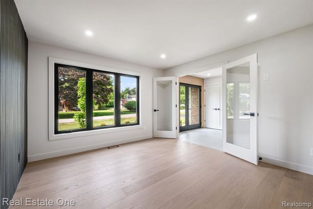 1683 Mark Hopkins Road, Bloomfield Hills, MI 48302