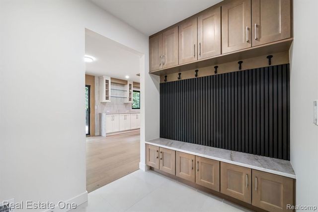 1683 Mark Hopkins Road, Bloomfield Hills, MI 48302