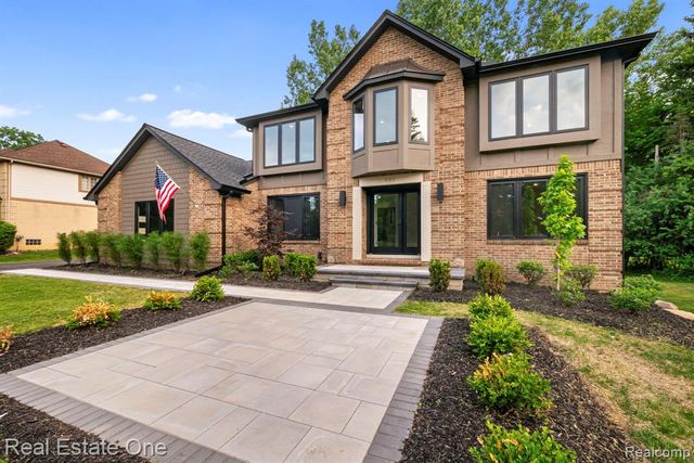 1683 Mark Hopkins Road, Bloomfield Hills, MI 48302