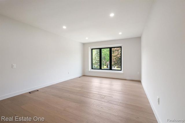 1683 Mark Hopkins Road, Bloomfield Hills, MI 48302