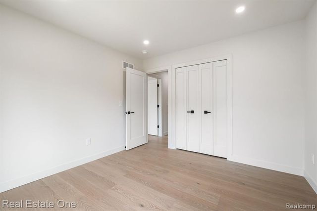 1683 Mark Hopkins Road, Bloomfield Hills, MI 48302