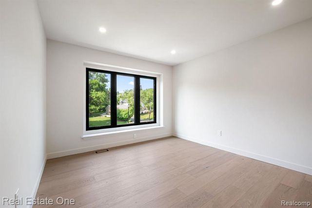 1683 Mark Hopkins Road, Bloomfield Hills, MI 48302