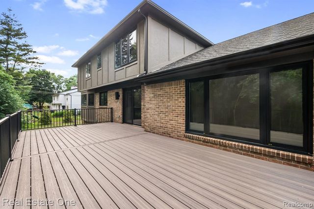 1683 Mark Hopkins Road, Bloomfield Hills, MI 48302