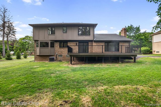 1683 Mark Hopkins Road, Bloomfield Hills, MI 48302