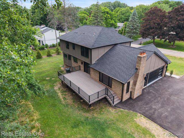 1683 Mark Hopkins Road, Bloomfield Hills, MI 48302