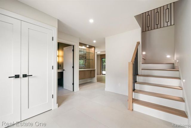 1683 Mark Hopkins Road, Bloomfield Hills, MI 48302
